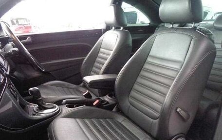 Volkswagen Beetle, 2017 год, 1 240 000 рублей, 12 фотография