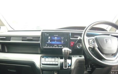 Honda Stepwgn IV, 2021 год, 2 400 000 рублей, 6 фотография