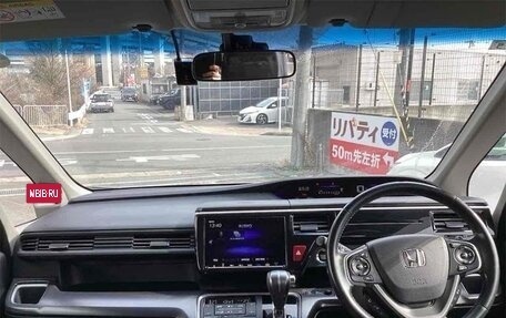 Honda Stepwgn IV, 2021 год, 2 350 000 рублей, 6 фотография