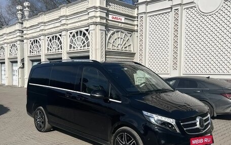 Mercedes-Benz V-Класс, 2018 год, 6 300 000 рублей, 4 фотография