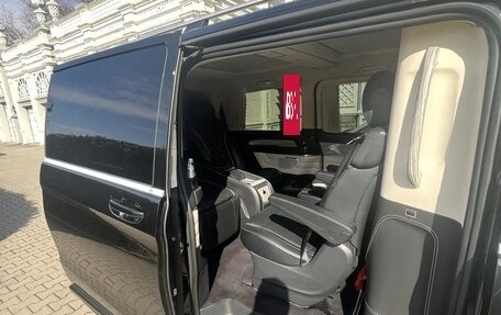 Mercedes-Benz V-Класс, 2018 год, 6 300 000 рублей, 6 фотография