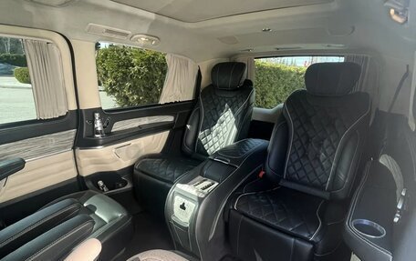 Mercedes-Benz V-Класс, 2018 год, 6 300 000 рублей, 10 фотография