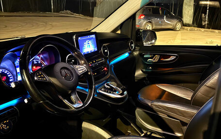 Mercedes-Benz V-Класс, 2017 год, 4 390 000 рублей, 7 фотография