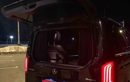 Mercedes-Benz V-Класс, 2017 год, 4 390 000 рублей, 5 фотография