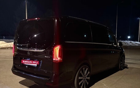 Mercedes-Benz V-Класс, 2017 год, 4 390 000 рублей, 3 фотография