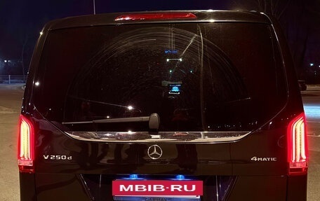 Mercedes-Benz V-Класс, 2017 год, 4 390 000 рублей, 4 фотография