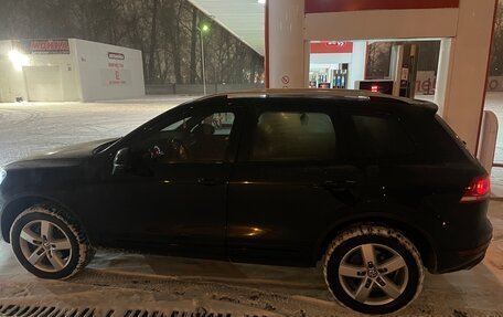 Volkswagen Touareg III, 2011 год, 2 000 000 рублей, 2 фотография