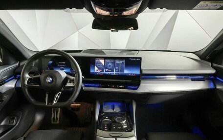 BMW 5 серия, 2024 год, 7 000 000 рублей, 3 фотография