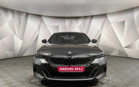 BMW 5 серия, 2024 год, 7 000 000 рублей, 16 фотография