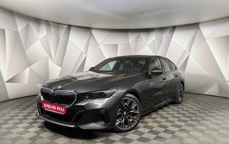 BMW 5 серия, 2024 год, 7 000 000 рублей, 14 фотография