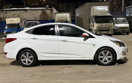 Hyundai Solaris II рестайлинг, 2015 год, 720 000 рублей, 11 фотография