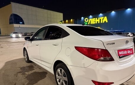 Hyundai Solaris II рестайлинг, 2015 год, 720 000 рублей, 4 фотография