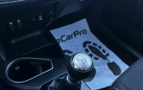 Toyota RAV4, 2018 год, 2 260 000 рублей, 24 фотография