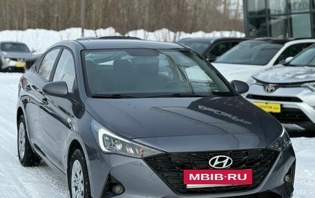 Hyundai Solaris II рестайлинг, 2022 год, 1 795 000 рублей, 3 фотография