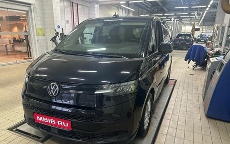 Volkswagen Multivan, 2022 год, 6 690 000 рублей, 1 фотография