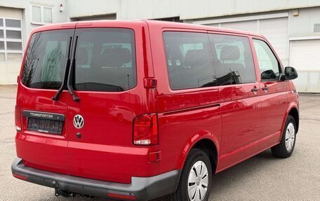 Volkswagen Transporter T6 рестайлинг, 2021 год, 2 410 000 рублей, 4 фотография