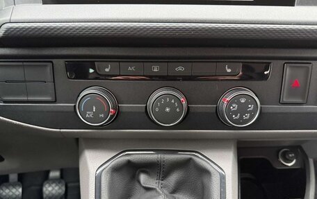 Volkswagen Transporter T6 рестайлинг, 2021 год, 2 410 000 рублей, 10 фотография