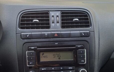 Volkswagen Polo VI (EU Market), 2011 год, 490 000 рублей, 4 фотография