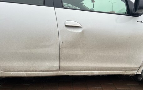 Renault Logan II, 2017 год, 750 000 рублей, 7 фотография