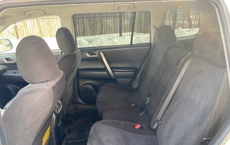 Toyota Highlander III, 2013 год, 2 499 000 рублей, 6 фотография