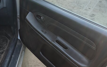 Mazda 323, 1998 год, 277 000 рублей, 10 фотография