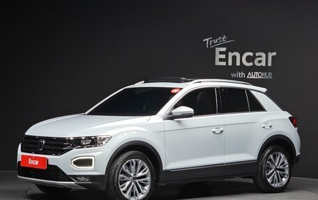 Volkswagen T-Roc I, 2021 год, 2 320 000 рублей, 1 фотография