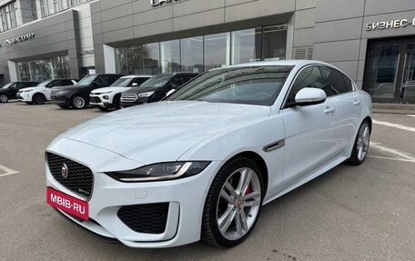 Jaguar XE I рестайлинг, 2020 год, 4 500 000 рублей, 1 фотография