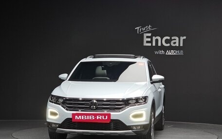 Volkswagen T-Roc I, 2021 год, 2 320 000 рублей, 3 фотография