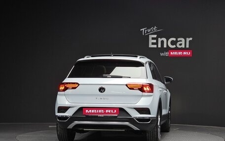 Volkswagen T-Roc I, 2021 год, 2 320 000 рублей, 4 фотография