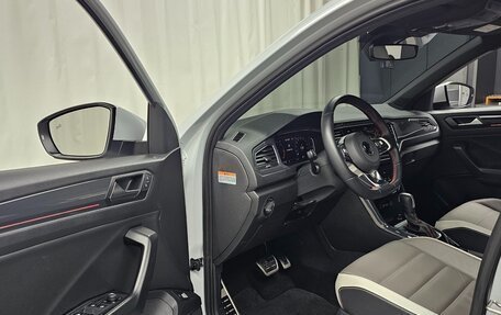 Volkswagen T-Roc I, 2021 год, 2 320 000 рублей, 9 фотография