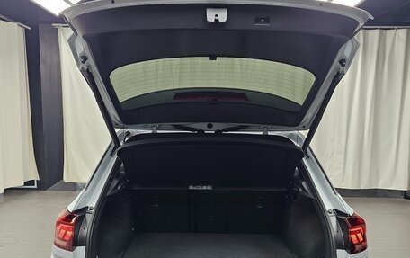 Volkswagen T-Roc I, 2021 год, 2 320 000 рублей, 17 фотография