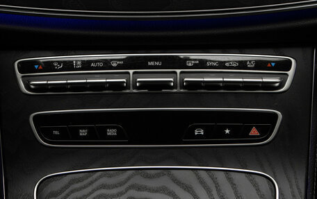 Mercedes-Benz E-Класс, 2020 год, 4 250 000 рублей, 22 фотография