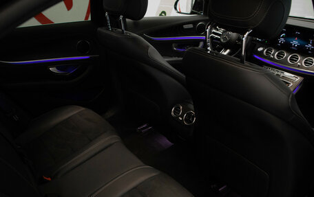 Mercedes-Benz E-Класс, 2020 год, 4 250 000 рублей, 34 фотография