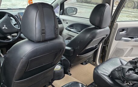 Mitsubishi Grandis, 2006 год, 530 000 рублей, 3 фотография