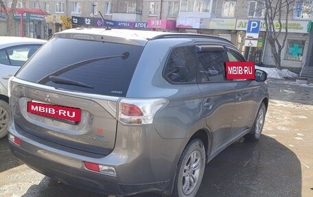 Mitsubishi Outlander III рестайлинг 3, 2012 год, 1 290 000 рублей, 2 фотография