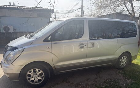 Hyundai H-1 II рестайлинг, 2008 год, 1 070 000 рублей, 2 фотография