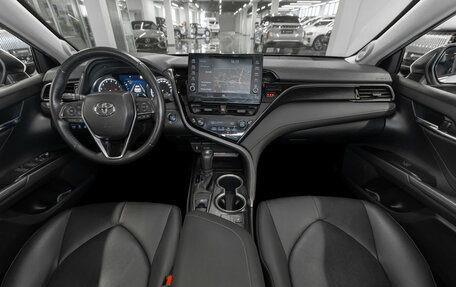 Toyota Camry, 2021 год, 3 330 000 рублей, 8 фотография