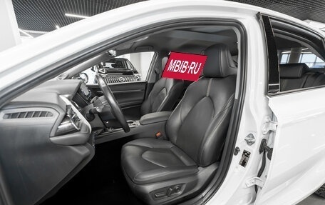 Toyota Camry, 2021 год, 3 330 000 рублей, 9 фотография