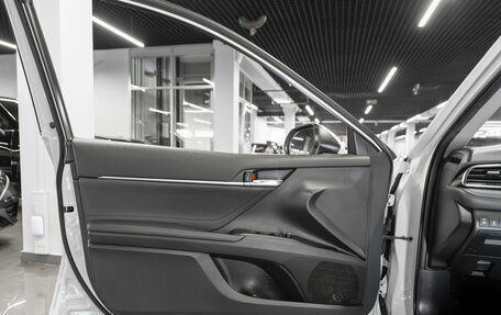 Toyota Camry, 2021 год, 3 330 000 рублей, 18 фотография