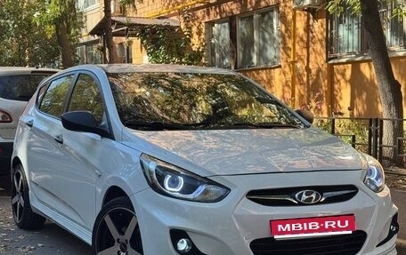 Hyundai Solaris II рестайлинг, 2012 год, 690 000 рублей, 1 фотография