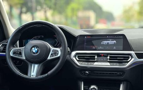 BMW 3 серия, 2022 год, 2 610 000 рублей, 10 фотография