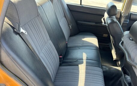 Toyota Comfort, 2000 год, 250 000 рублей, 11 фотография