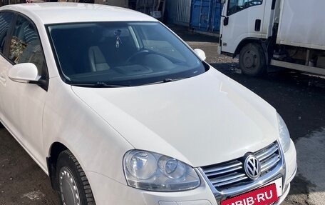 Volkswagen Jetta VI, 2010 год, 650 000 рублей, 2 фотография