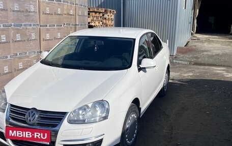 Volkswagen Jetta VI, 2010 год, 650 000 рублей, 3 фотография