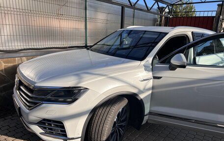 Volkswagen Touareg III, 2019 год, 4 200 000 рублей, 2 фотография