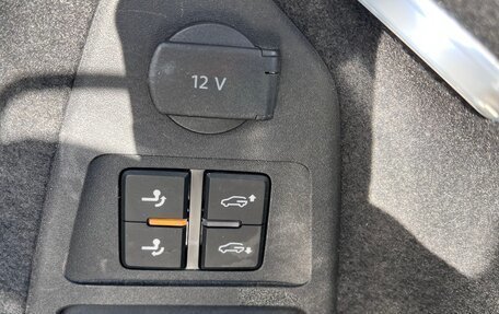 Volkswagen Touareg III, 2019 год, 4 200 000 рублей, 5 фотография