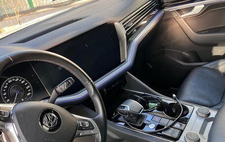 Volkswagen Touareg III, 2019 год, 4 200 000 рублей, 3 фотография
