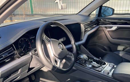 Volkswagen Touareg III, 2019 год, 4 200 000 рублей, 6 фотография