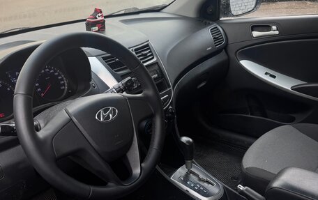 Hyundai Solaris II рестайлинг, 2012 год, 690 000 рублей, 8 фотография