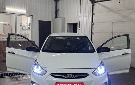 Hyundai Solaris II рестайлинг, 2012 год, 690 000 рублей, 6 фотография